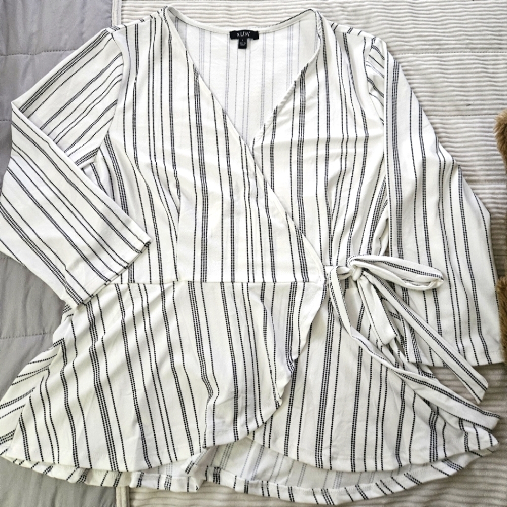 AUW Women's Black and White Striped Wrap Top Size L NWT